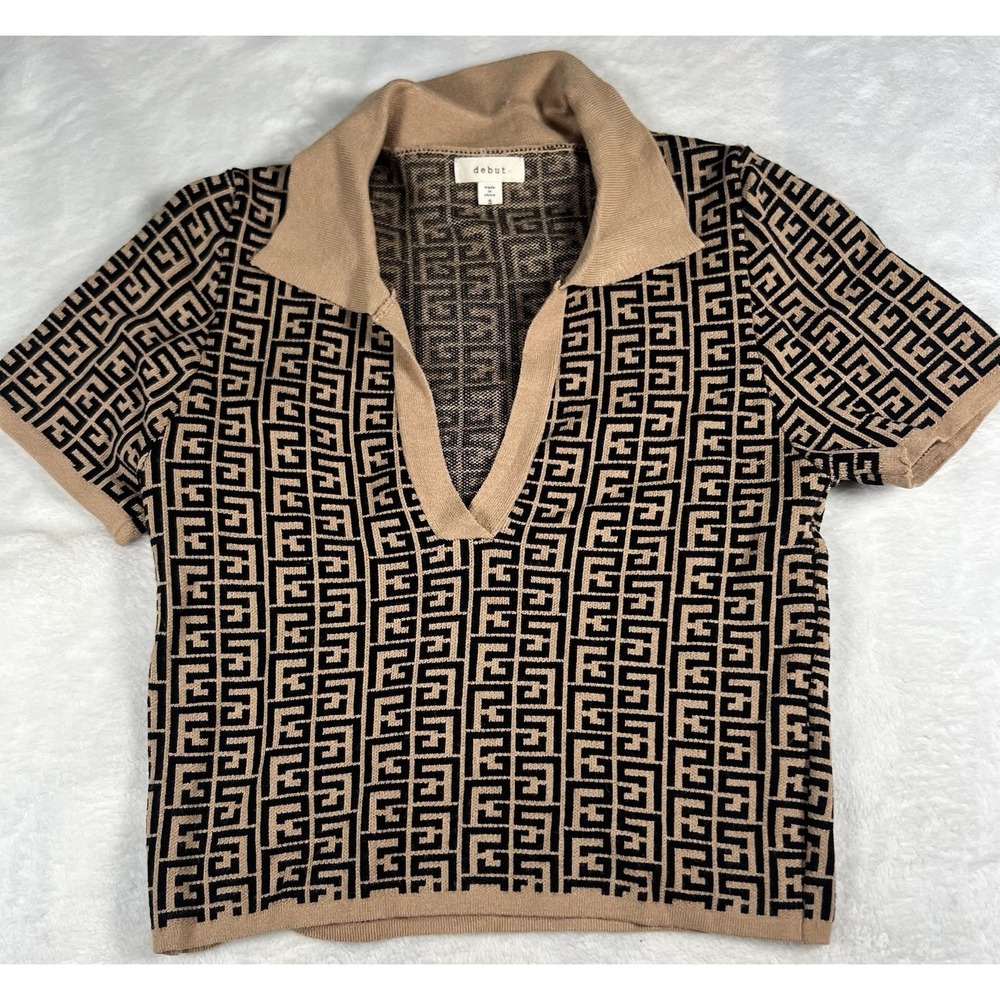Debut Designer Look Cropped Sweater Size Small EUC